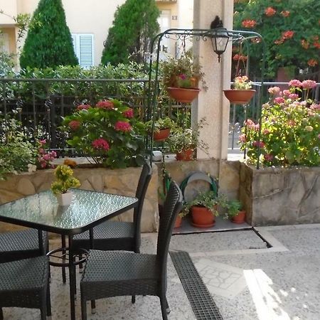 Guest House Villa Castio Petrovac Bagian luar foto