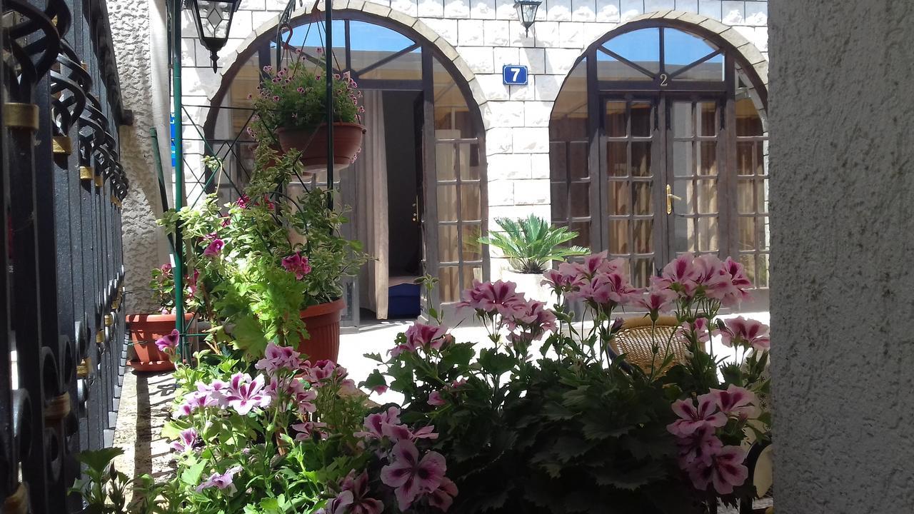 Guest House Villa Castio Petrovac Bagian luar foto